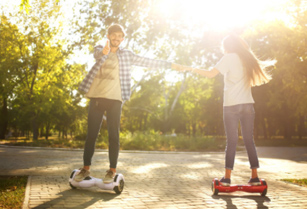 欠壓比較設計成電壓滯環自鎖比較